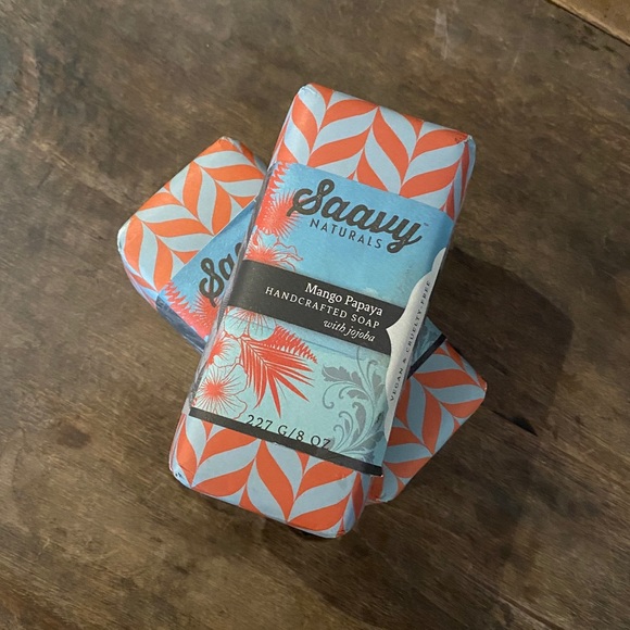 Saavy Naturals Other - Saavy Naturals Mango Papaya Bath Soap